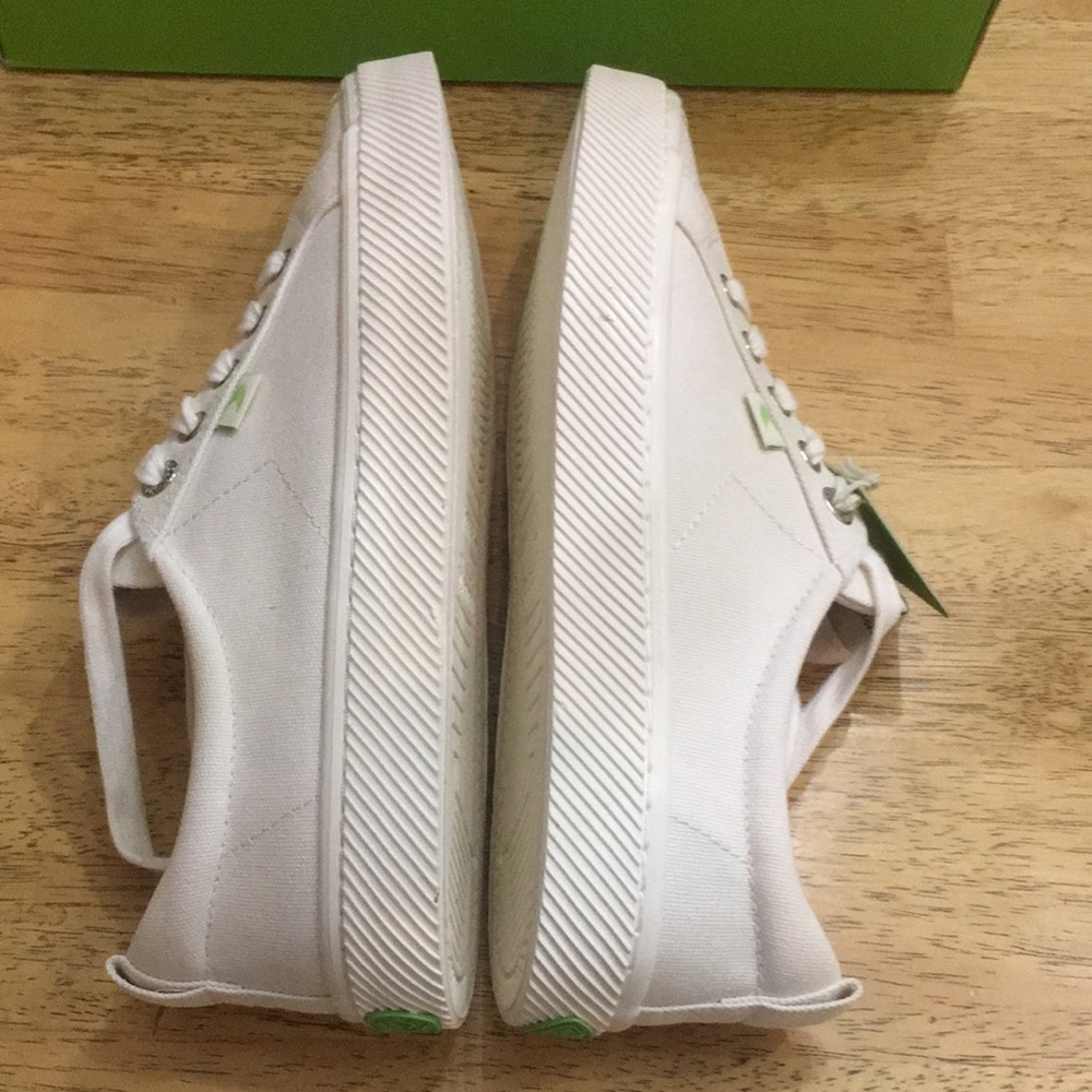 Cariuma OCA Low Off White Canvas Sneaker With Extra Insoles Sz 9 - Picture 4 of 13